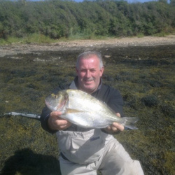 Stewart Gray with a shore caught Gilthead Bream - 5 lb. 6 oz (17/08/2014)