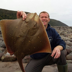 Steve Arnold with a shore caught Blonde Ray - 14 lb. 8 oz. (15.10.2016)