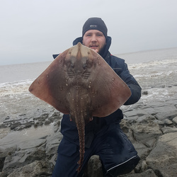 Kurt Ireland with a Ray, Thornback of 9lb 2oz