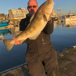 Rob Wheaton with a Cod of 8lb 9oz
