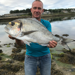 Rob Wheaton with a Bream, Gilthead of 8lb 3oz