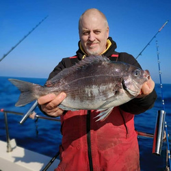 Tony Swain with a Bream, Black of 3lb 3oz