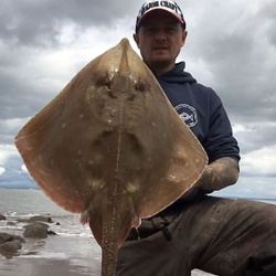 Mark Hayman with a Ray, Small Eyed of 7lb 4oz