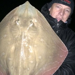 Rob Yorke with a shore caught Small Eyed Ray - 10;b 1oz (1st January 2017)