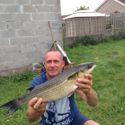 Rob Wheaton with a shore caught Mullet - 5lb 2oz (19th September 2014)
