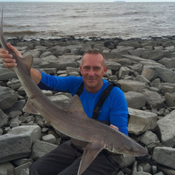 Rob Wheaton with a shore caught Starry smoothound - 11lb.8oz (22/07/2016)