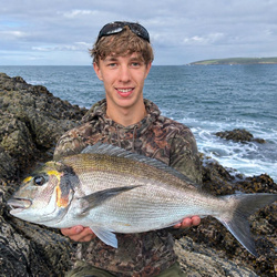 Josh Johnson with a Bream, Gilthead of 6lb 14oz